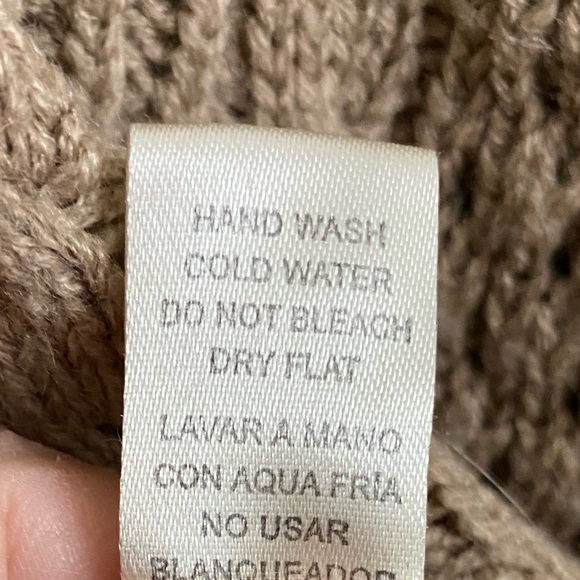 EUC Women’s Ambiance Large Hi-Lo Scoop Neck Cable Knit Sweater in Light Brown - Picture 10 of 10